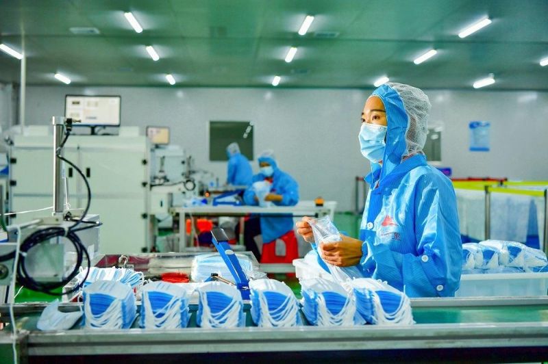 2021 China Manufacturer PP Nonwoven Fabrics Sterile Disposable Medical Gown with High Quality for Hospital