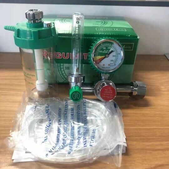 Medical Oxygen Inhaler with Humidifier Bottle for Cylinder CE ISO Medical Oxygen Regulator Medical Equipment