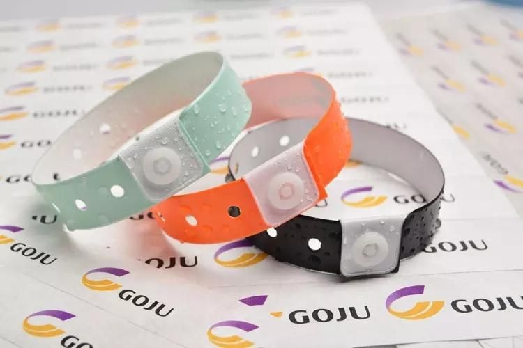 2021 Custom L Shape Vinyl Wristband PVC Bracelets Love Gift Business Customize Logo Style