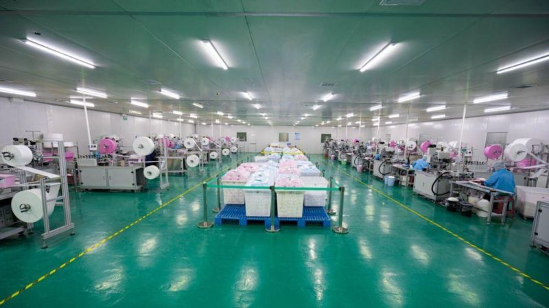 Good Quanlity Disposable Nonwoven Waterprooof PP PE SMS Protective Surgical/Isolation Gown Knitted/Elastic Cuff Safety Clothing/Coverall for Lab and Hospital