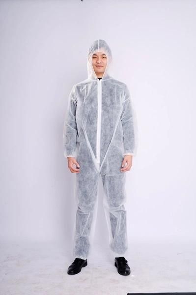 Disposable Yellow Isolation Gown with Elastic Wrists Universal Quantity