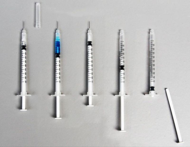 Auto Disable Medical Retractable Needle Vaccine Syringe