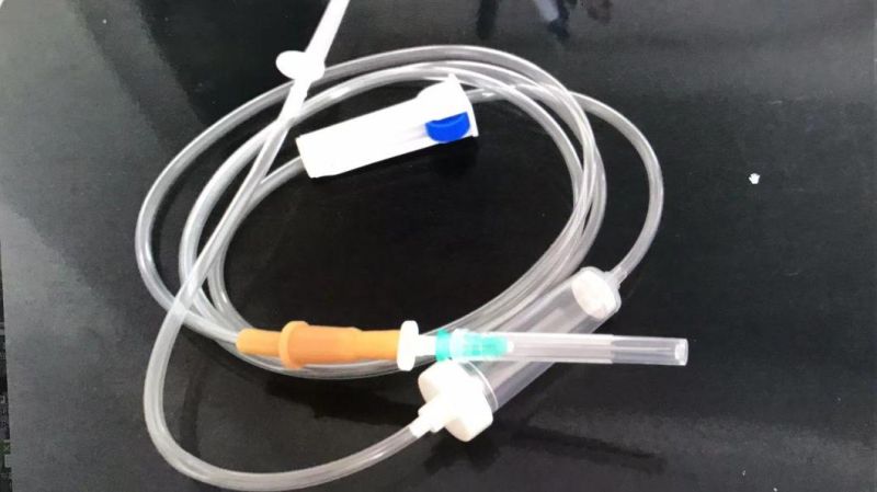 Competitive Price Infusion Set with Metallic Spike