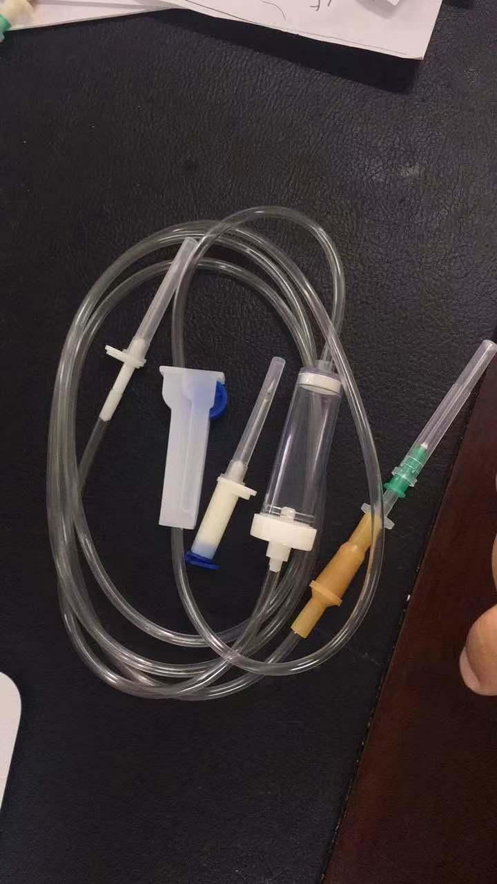 Infusion Set with Metallic Spike