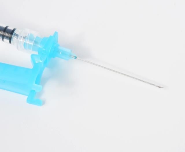 Disposable Medical Hypodermic Safety Syringe with/Without Needle for Injection