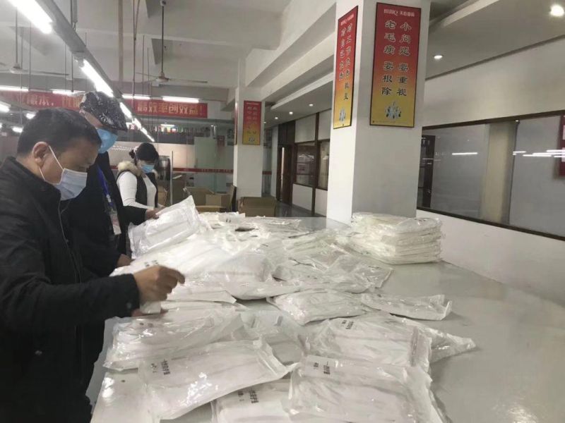 Livinyl Disposable Isolation Clothing Uniforms Anti-Dust Protective Clothing Non-Porous Ventilation Block Infection Clothing